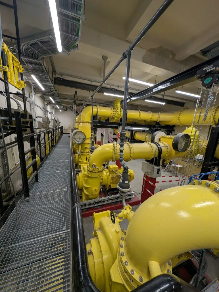 Leidingwerk en bordessen